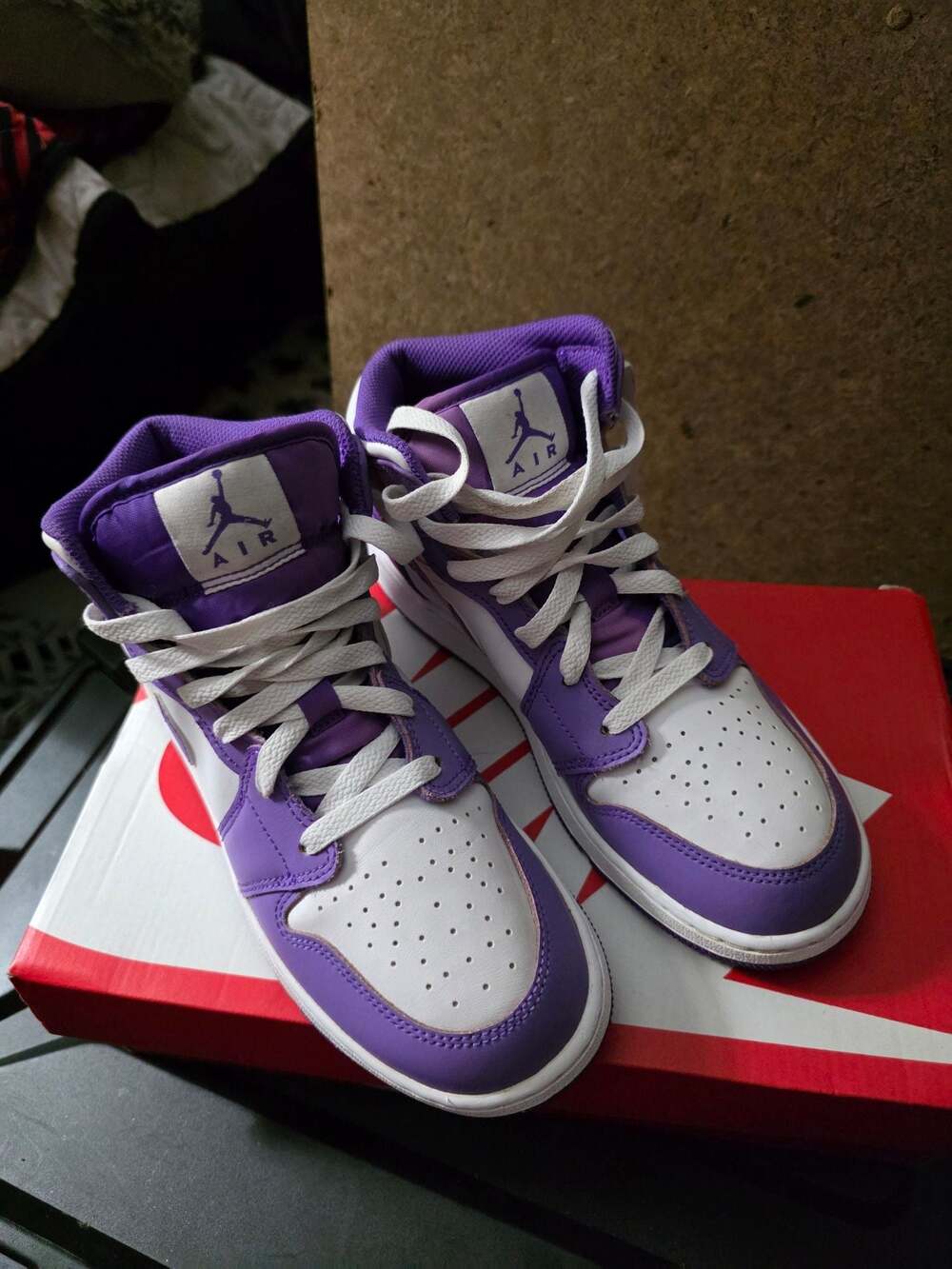 Air Jordan 1 Mid GS 'Purple Venom' (DQ8423-511) - Picture 2 of 6